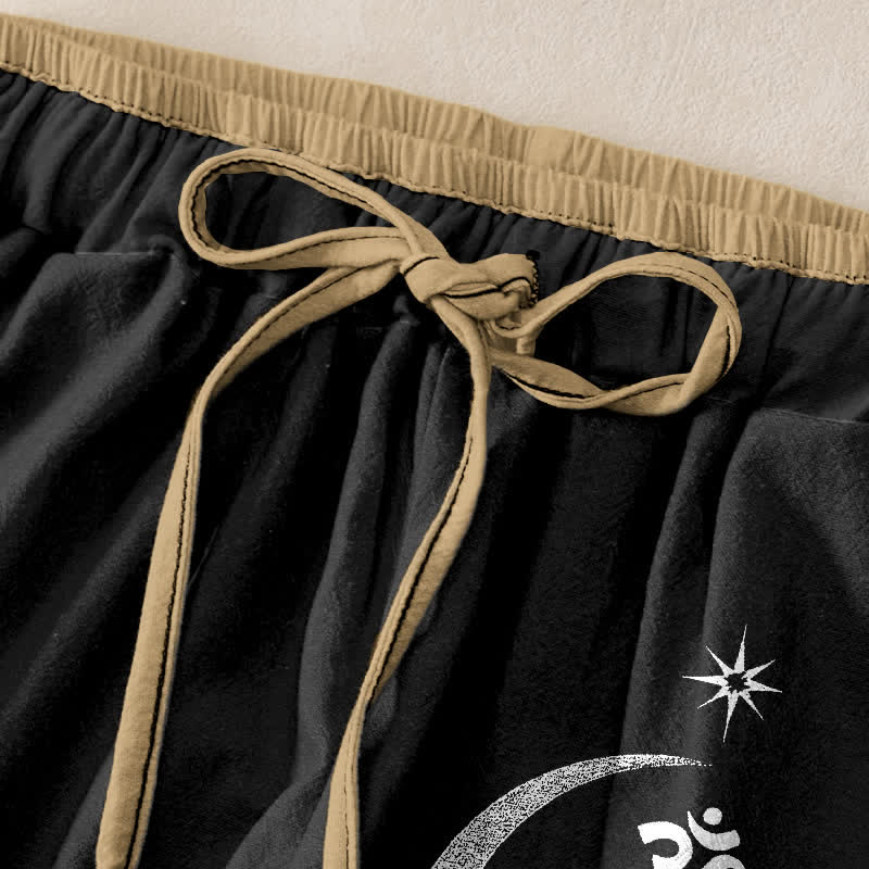 Buddha Stones Damenhose aus reiner Baumwolle mit Lotus-Mond-Om-Muster, elastischem Bund und Taschen - image 1