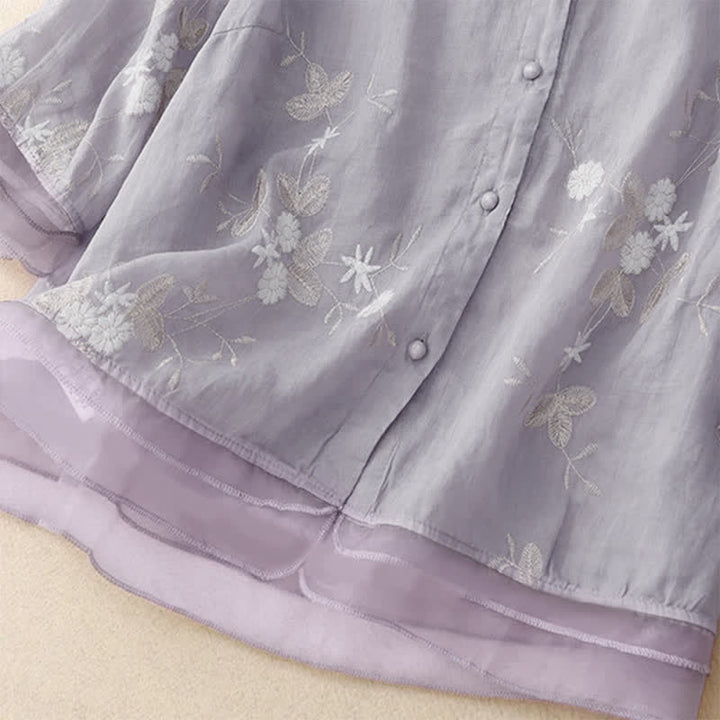Lässiges Damen-Shirt mit Buddha Stones -Stickerei und Blütenblättern, Rundhalsausschnitt und halben Ärmeln - image 2