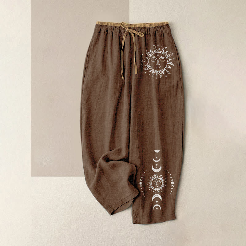 Buddha Stones Damenhose aus reiner Baumwolle mit himmlischem Sonne-, Mond- und Sternenmuster, elastischem Bund und Taschen - Sattelbraun - US16, UK/AU20, EU48 (3XL) - image 6