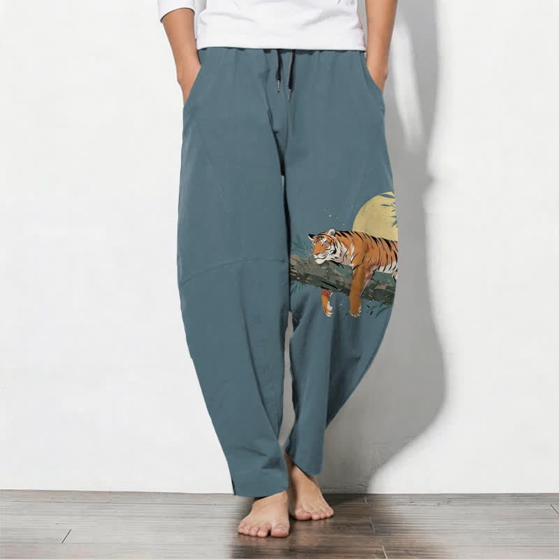 Buddha Stones Herrenhose aus reiner Baumwolle mit Tiger-Mond-Muster, Kordelzug, schmal zulaufendem Bein und Taschen - Kadettenblau - US/UK/AU50, EU60 (5XL) - image 0