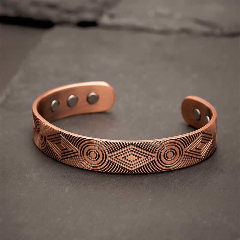 Buddha Stones Geometrisches, graviertes offenes Armband aus rotem Kupfer mit Erdungsmotiv - 12 mm (Innendurchmesser: ca. 55 mm) - image 0