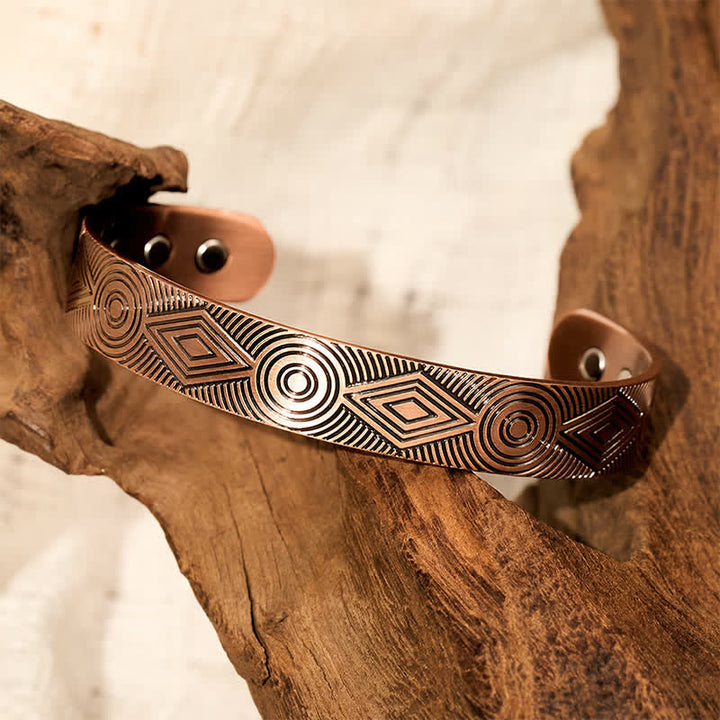 Buddha Stones Geometrisches, graviertes offenes Armband aus rotem Kupfer mit Erdungsmotiv - image 2