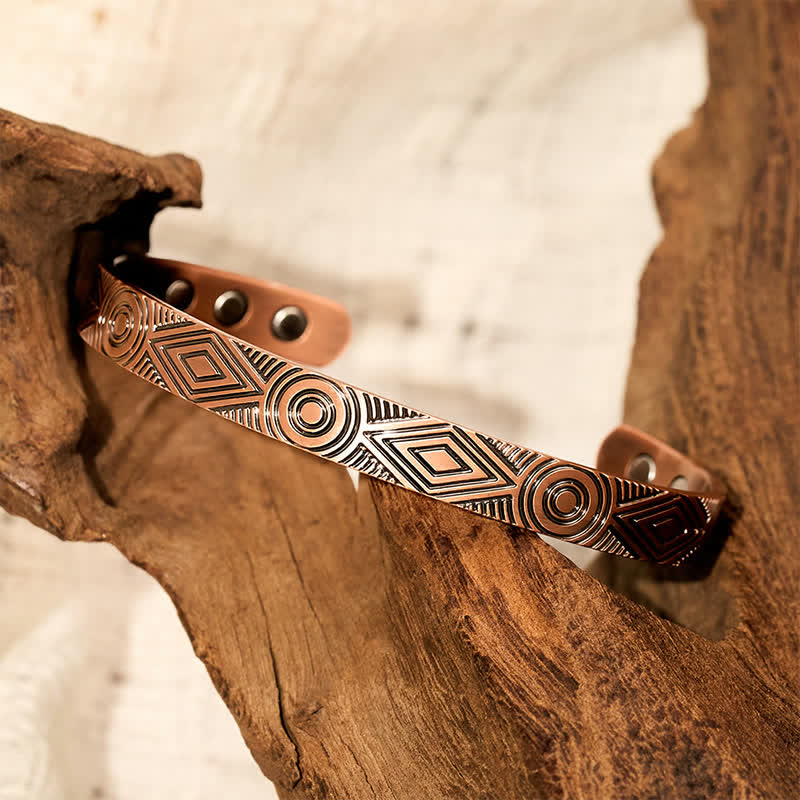 Buddha Stones Geometrisches, graviertes offenes Armband aus rotem Kupfer mit Erdungsmotiv - image 8