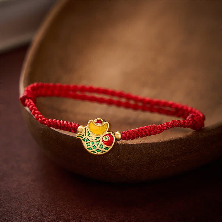 Buddha Stones Handgewebtes Armband aus rotem Seil mit Koi-Glückssymbol - Rot (Handgelenkumfang: 15–21 cm) - image 0