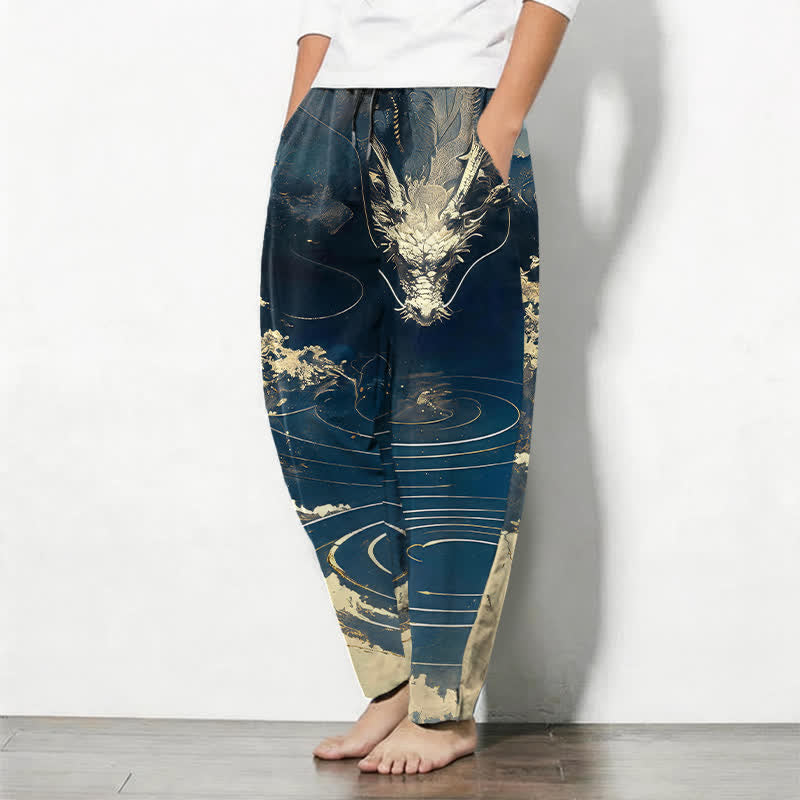 Buddha Stones Herrenhose aus reiner Baumwolle mit goldenem Drachenwellenmuster, Kordelzug, schmal zulaufendem Schnitt und Taschen - image 1