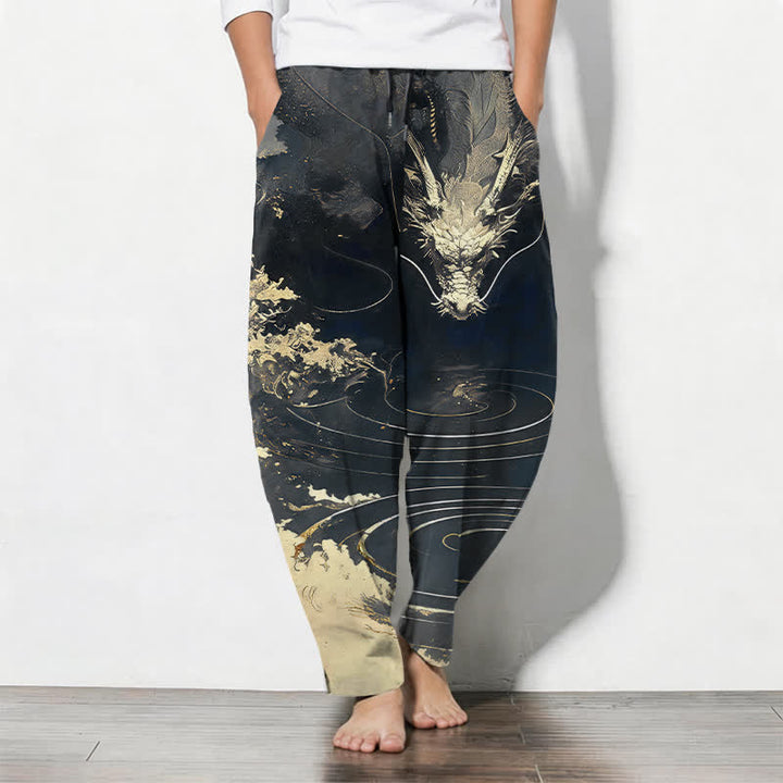 Buddha Stones Herrenhose aus reiner Baumwolle mit goldenem Drachenwellenmuster, Kordelzug, schmal zulaufendem Schnitt und Taschen - Schwarz - US/UK/AU50, EU60 (5XL) - image 7
