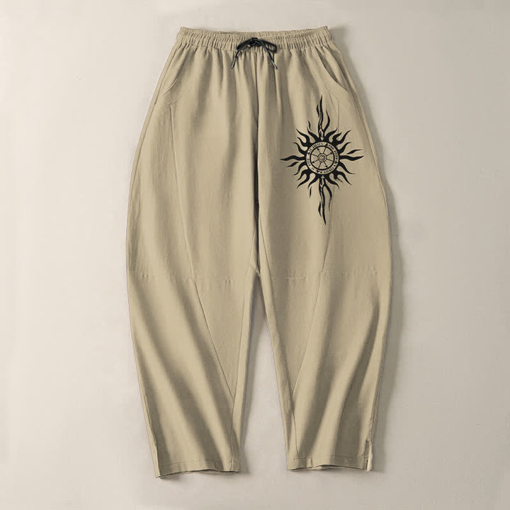 Buddha Stones Herrenhose aus reiner Baumwolle mit Tribal-Sonnenmuster, Kordelzug, schmal zulaufendem Schnitt und Taschen - image 2