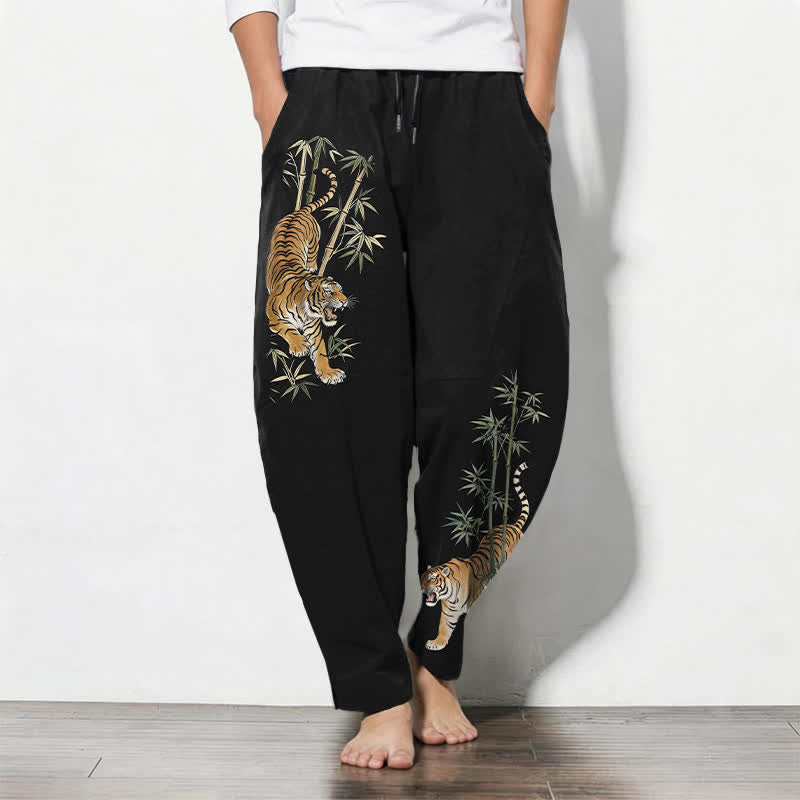 Buddha Stones Herrenhose aus reiner Baumwolle mit Tiger- und Bambusmuster, Kordelzug, schmal zulaufendem Schnitt und Taschen - Schwarz - US/UK/AU50, EU60 (5XL) - image 0