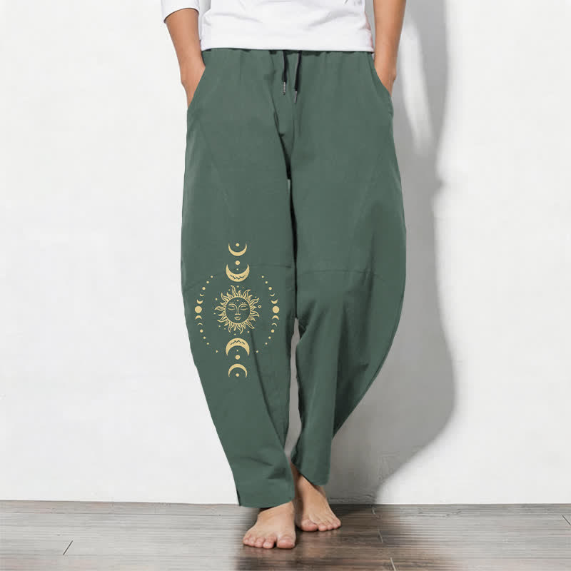 Buddha Stones Herrenhose aus reiner Baumwolle mit himmlischem Sonne- und Mondmuster, Kordelzug, schmal zulaufendem Bein und Taschen - SeaGreen - US/UK/AU50, EU60 (5XL) - image 0