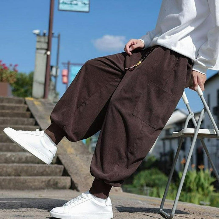 Buddha Stones Lässige Herrenhose mit aufgesetzter Tasche, Kordelzug, aufgesetzter Tasche, Knöchellänge, schmal zulaufend, für Herbst und Winter - Sienna - US/UK/AU46, EU56 (5XL) - image 6