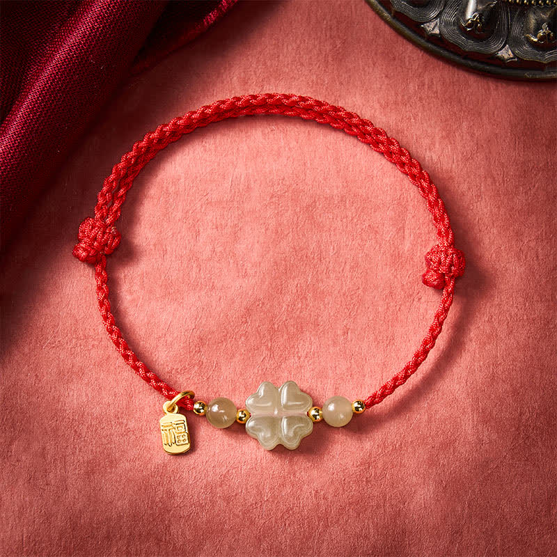 Buddha Stones Armband aus natürlichem Hetian-Jade mit vierblättrigem Kleeblatt und rotem Faden – Glücksbringer der Figur Fu - image 1