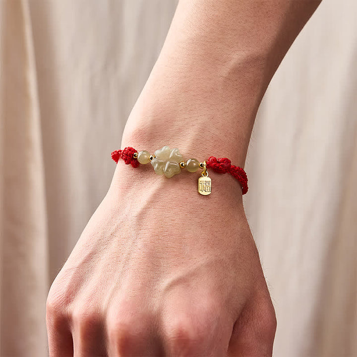 Buddha Stones Armband aus natürlichem Hetian-Jade mit vierblättrigem Kleeblatt und rotem Faden – Glücksbringer der Figur Fu - image 4