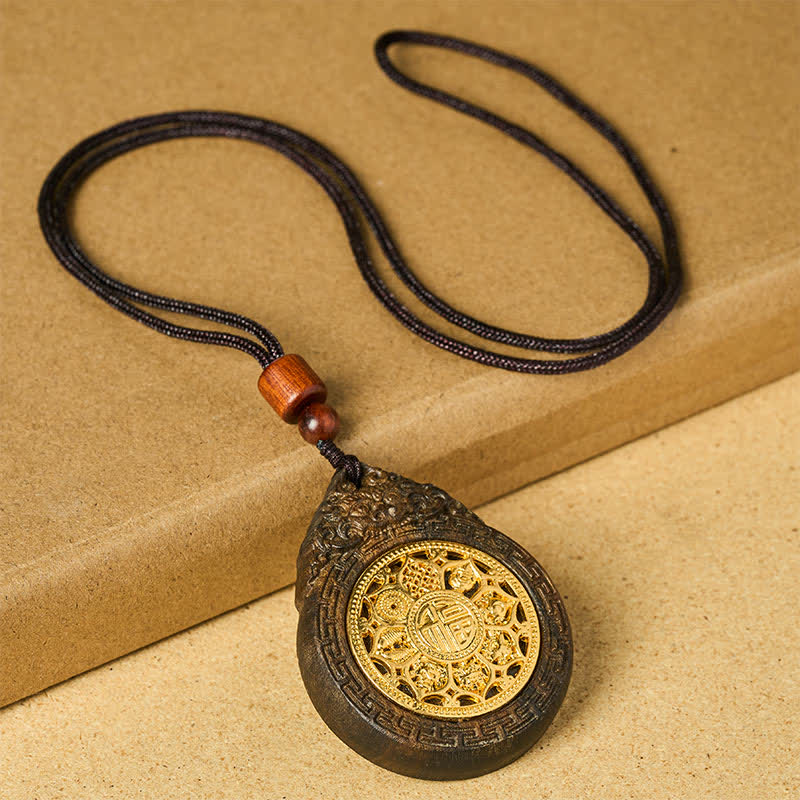 Buddha Stones Halskette mit handgeschnitztem Anhänger aus Sappanholz, Motiv eines Glücksbiestes und Fu-Zeichens - image 1