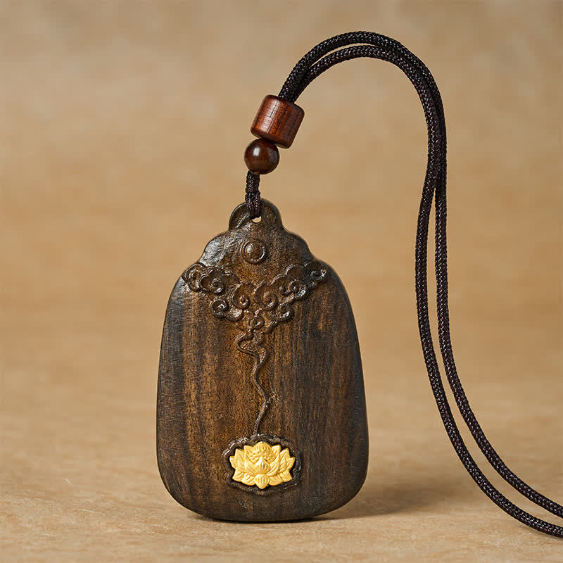 Buddha Stones Halskette aus Sappanholz mit Lotus-Anhänger „Glückverheißende Wolken – Lotus“ (Symbol für Neubeginn) - Wolkenlotus-Segen - image 0