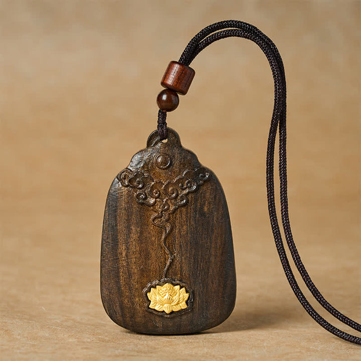 Buddha Stones Halskette aus Sappanholz mit Lotus-Anhänger „Glückverheißende Wolken – Lotus“ (Symbol für Neubeginn) - Wolkenlotus-Segen - image 0
