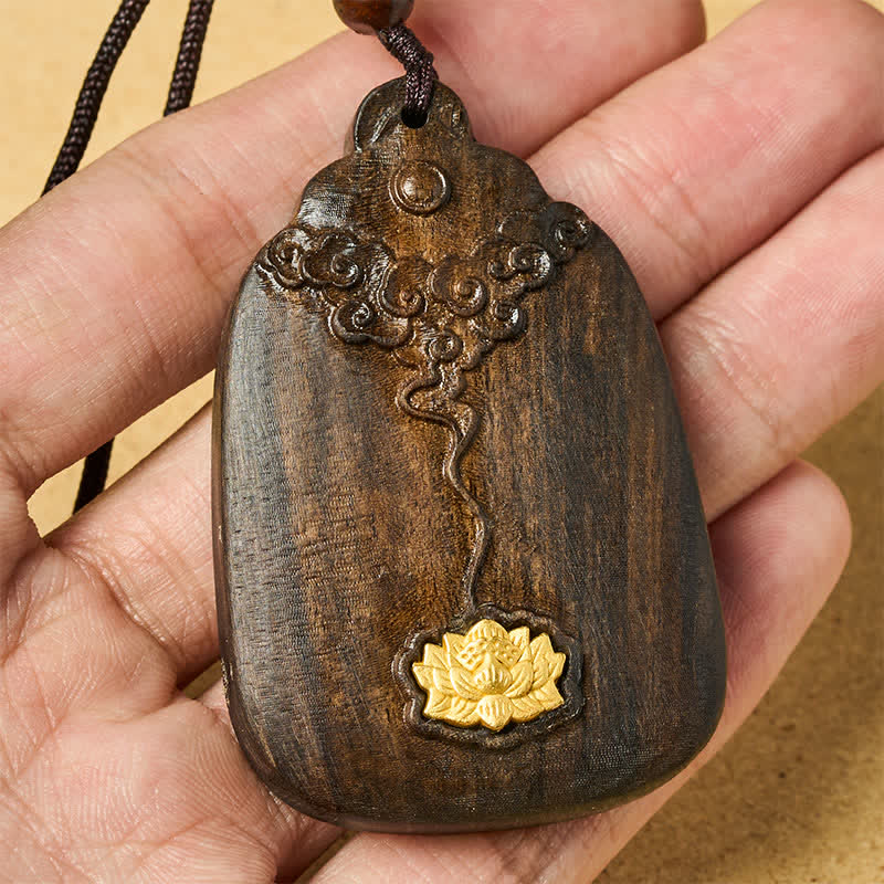 Buddha Stones Halskette aus Sappanholz mit Lotus-Anhänger „Glückverheißende Wolken – Lotus“ (Symbol für Neubeginn) - image 4