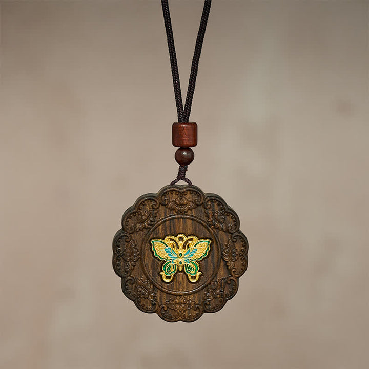 Buddha Stones Halskette mit Schmetterlingsanhänger aus geschnitztem Sappanholz - image 2