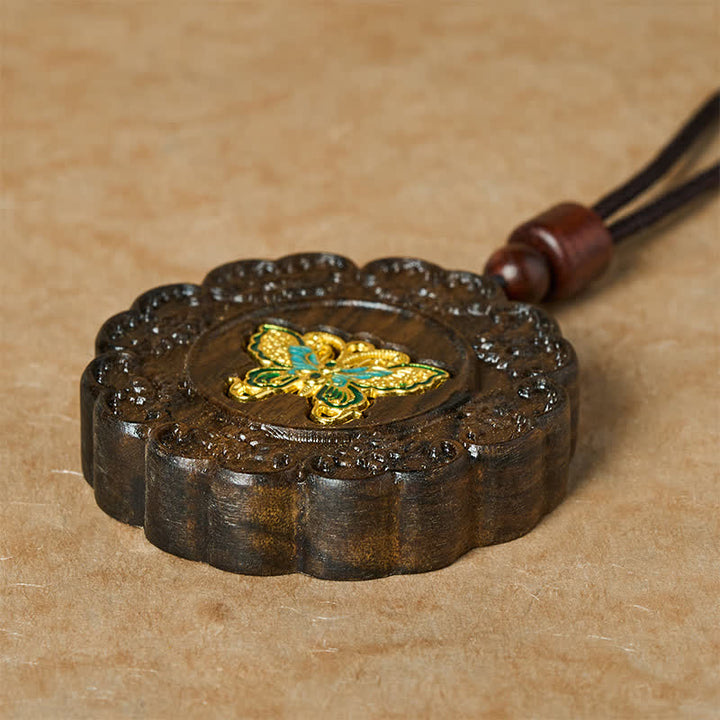 Buddha Stones Halskette mit Schmetterlingsanhänger aus geschnitztem Sappanholz - image 3