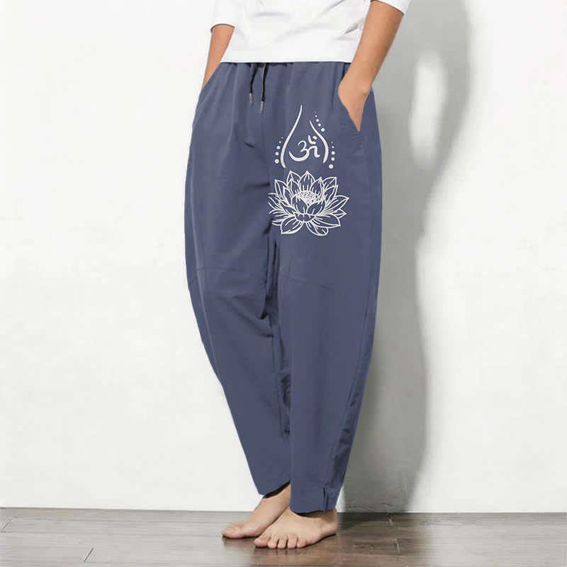 Buddha Stones Herrenhose aus reiner Baumwolle mit Kordelzug, schmal zulaufendem Schnitt und Taschen, verziert mit dem heiligen Lotus-Om-Muster und Kordelzug - image 1