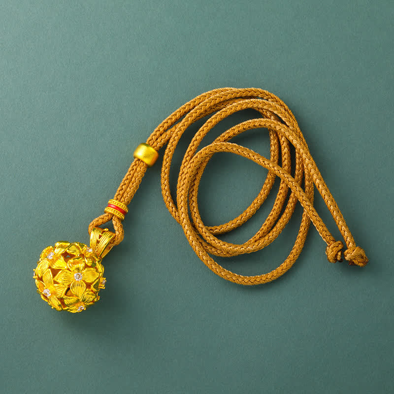 Buddha Stones Halskette mit Anhänger aus vergoldetem Messing mit durchbrochenem Hortensienmotiv - image 1