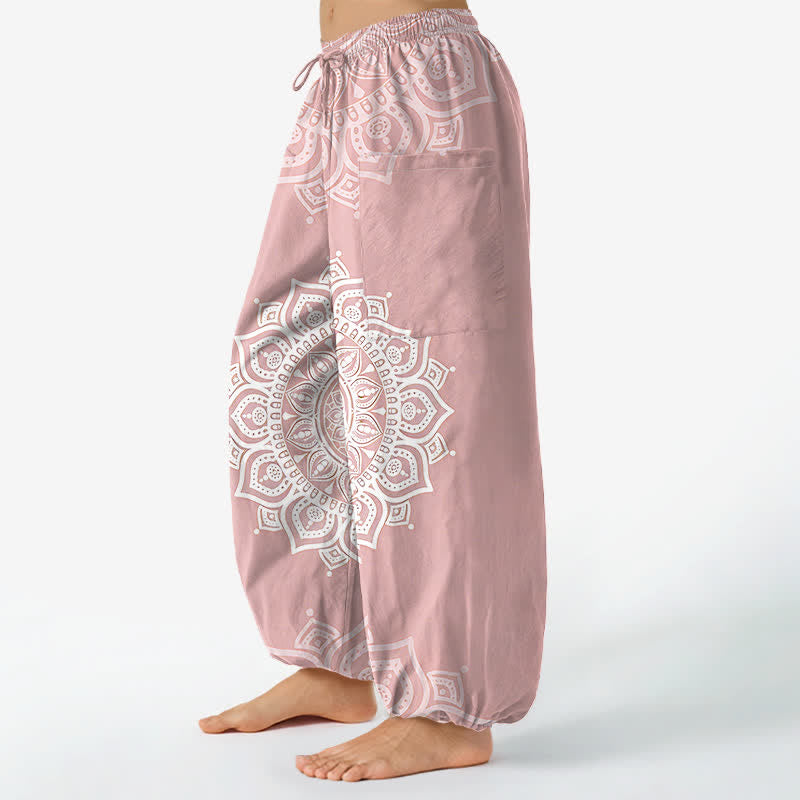 Buddha Stones Baumwoll-Haremshose für Damen mit weißem Boho-Mandala-Muster, elastischem Bund und Seitentaschen - image 1