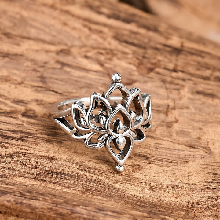 Buddha Stones Vintage-Ring mit Lotus-Motiv in Silberoptik - image 2