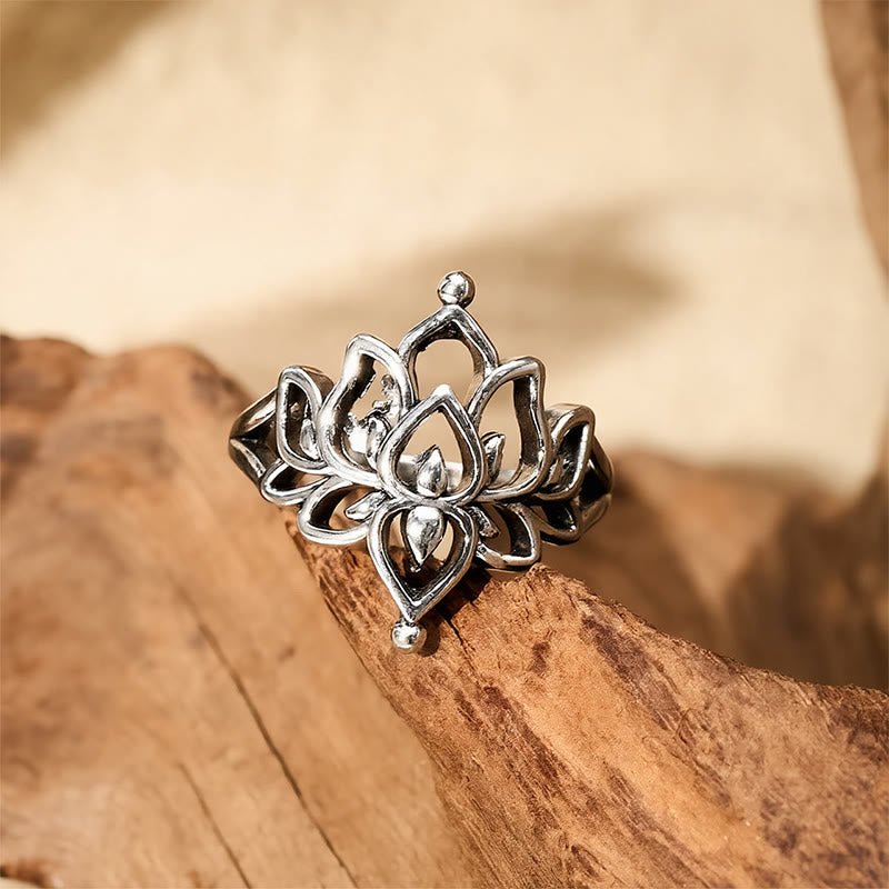 Buddha Stones Vintage-Ring mit Lotus-Motiv in Silberoptik - image 1