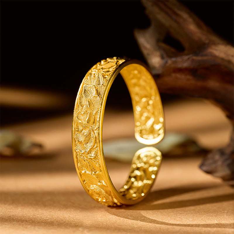 Buddha Stones Offenes Armband aus vergoldetem Kupfer mit eingravierter Pfingstrose - image 2