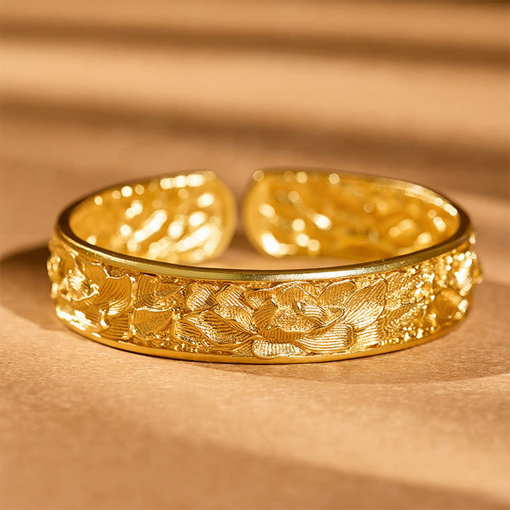 Buddha Stones Offenes Armband aus vergoldetem Kupfer mit eingravierter Pfingstrose - image 9