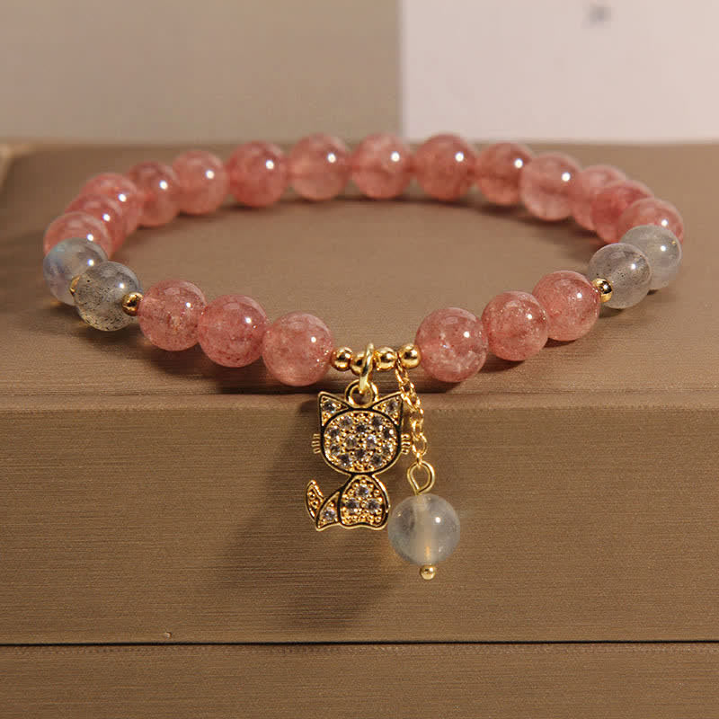 Buddha Stones Armband mit Erdbeerquarz-Mondstein-Katzenanhänger - Erdbeerquarz (Handgelenkumfang: 14-15 cm) - image 0