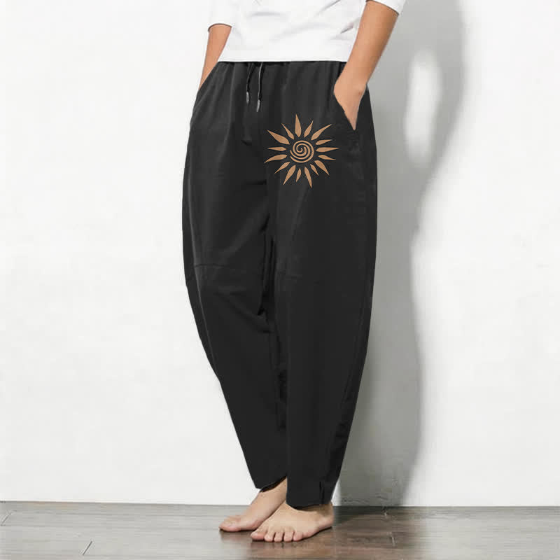 Buddha Stones Herrenhose aus reiner Baumwolle mit spiralförmigem Sonnenmuster, Kordelzug und Taschen - image 1