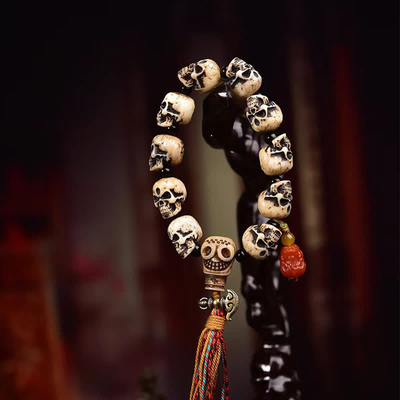 Buddha Stones Tibetisches handgeschnitztes Knochenperlenarmband mit dem Muster „Herr des Leichenwaldes“ zum Schutz vor dem Tod - image 1