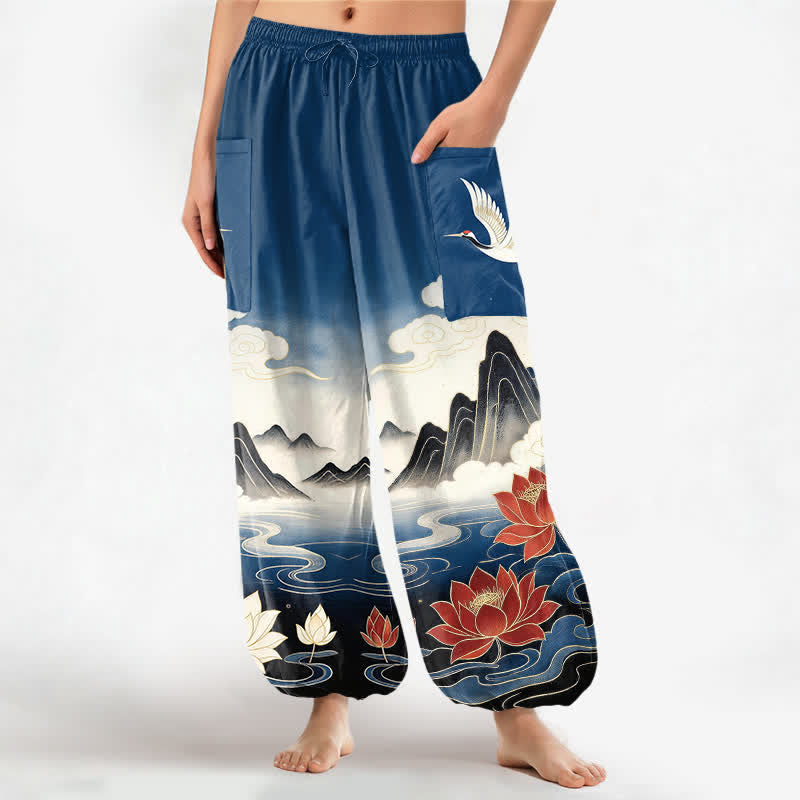 Buddha Stones Baumwoll-Haremshose für Damen mit orientalischem Landschaftsmuster, Lotus- und Kranichmotiv, elastischem Bund und Seitentaschen - SteelBlue - US16, UK/AU20, EU48 (3XL) - image 0