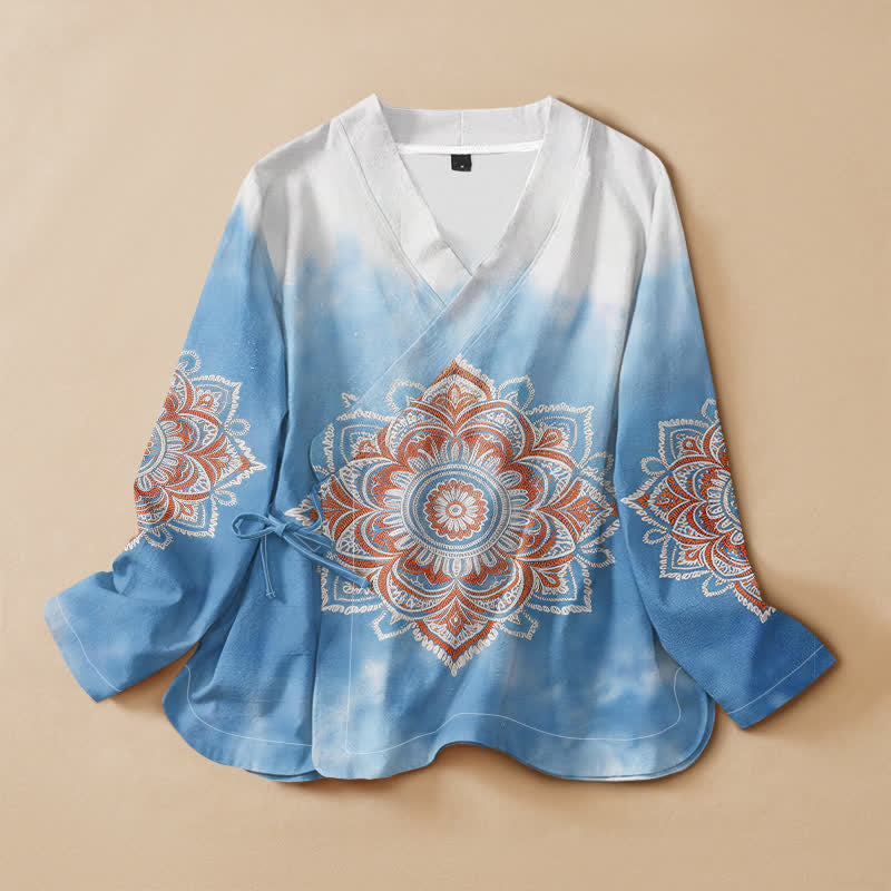 Buddha Stones Baumwoll-Bluse im Boho-Stil mit Mandala-Print, Wickeloptik, V-Ausschnitt und Schnürung, Langarmshirt für Damen im Hanfu-Stil - Himmelblau - US16, UK/AU20, EU48 (3XL) - image 0
