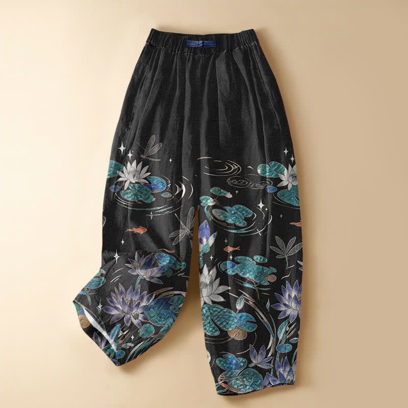 Buddha Stones Damen-Haremshose aus reiner Baumwolle mit Lotus-Koi-Libellenmuster, Froschknopfverschluss, elastischem Bund und Taschen - Schwarz - US16, UK/AU20, EU48 (3XL) - image 0