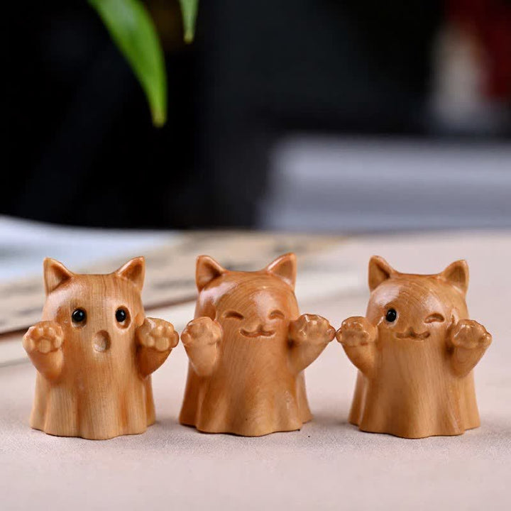 Buddha Stones Geschnitzte, zwinkernde Katze aus Kiefernholz – süße Tierdekoration - image 0