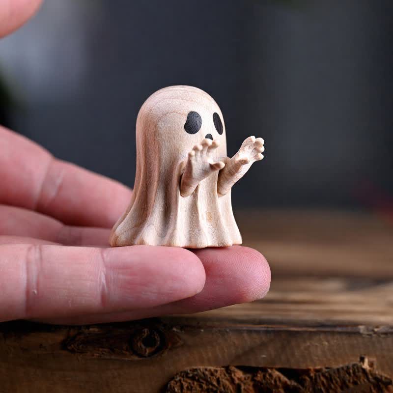 Buddha Stones Mini-Geist aus Ahornholz, geschnitzt, frech, Schreibtischdeko, niedliche Cartoon-Figur, 3,3 × 3 × 3,9 cm - Maple Ghost – Got You (ca. 3,9 x 3,3 x 3 cm) - image 1