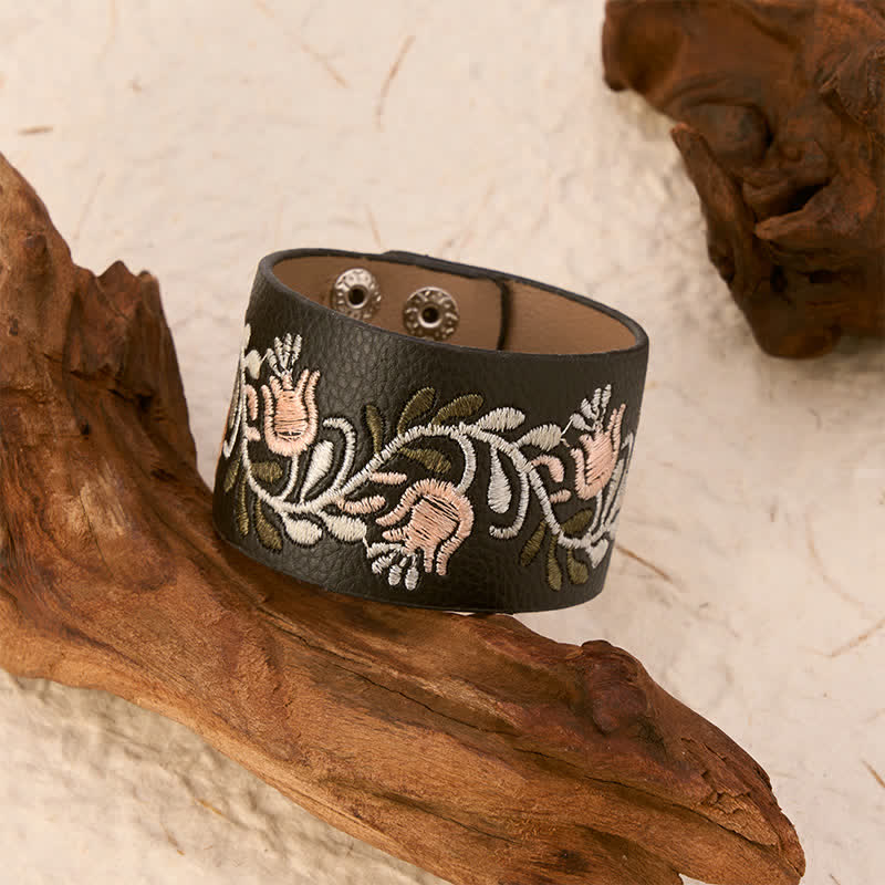 Buddha Stones Lederarmband mit handgeflochtenem, weißem Blumenranken-Schutzverschluss - image 3