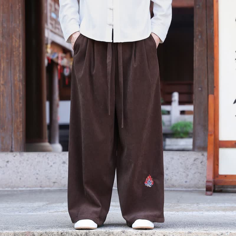 Buddha Stones Lässige lange Herrenhose im Vintage-Stil mit Kordelzug, Stickerei und Taschen – ideal für Herbst und Winter - Sattelbraun - US/ UK/AU46, EU56 (5XL) - image 0