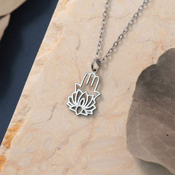 Buddha Stones Lotus-Hamsa-Halskette aus Titanstahl zum Schutz der Hände - image 1