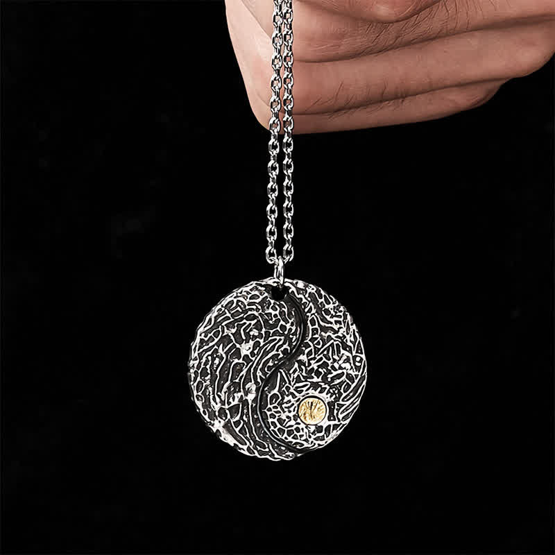 Buddha Stones Halskette aus Kupfer mit rundem, graviertem Yin-Yang-Anhänger - image 1