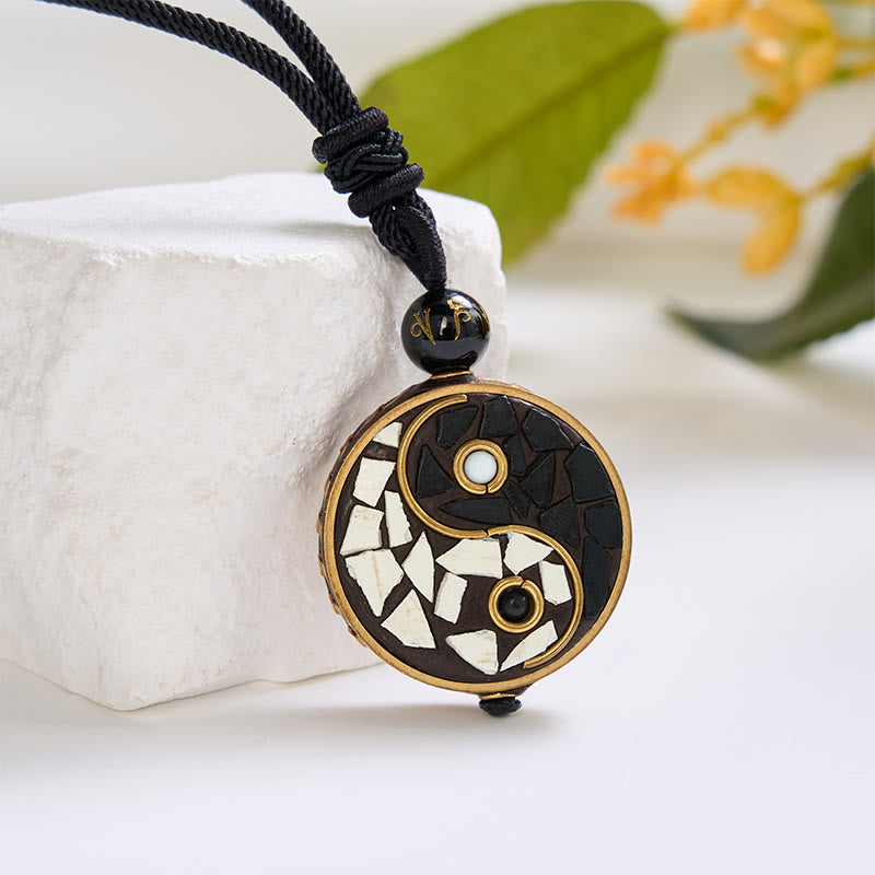 Buddha Stones Yin-Yang-Anhänger aus Kupferlegierung, Balance-Halskette - image 1