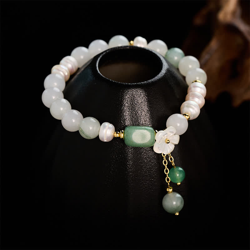 Buddha Stones Armband mit Süßwasserperle, grünem Achat und Blumenanhänger - image 1