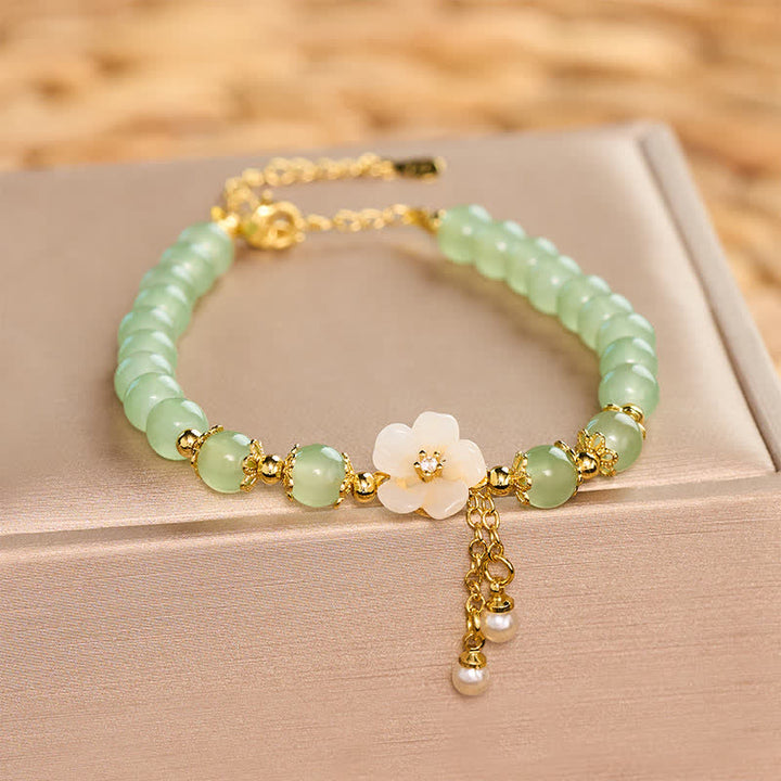 Buddha Stones Armband aus Kupfer mit Hetian-Jade-inspiriertem Glücksblumen-Perlenanhänger - image 4