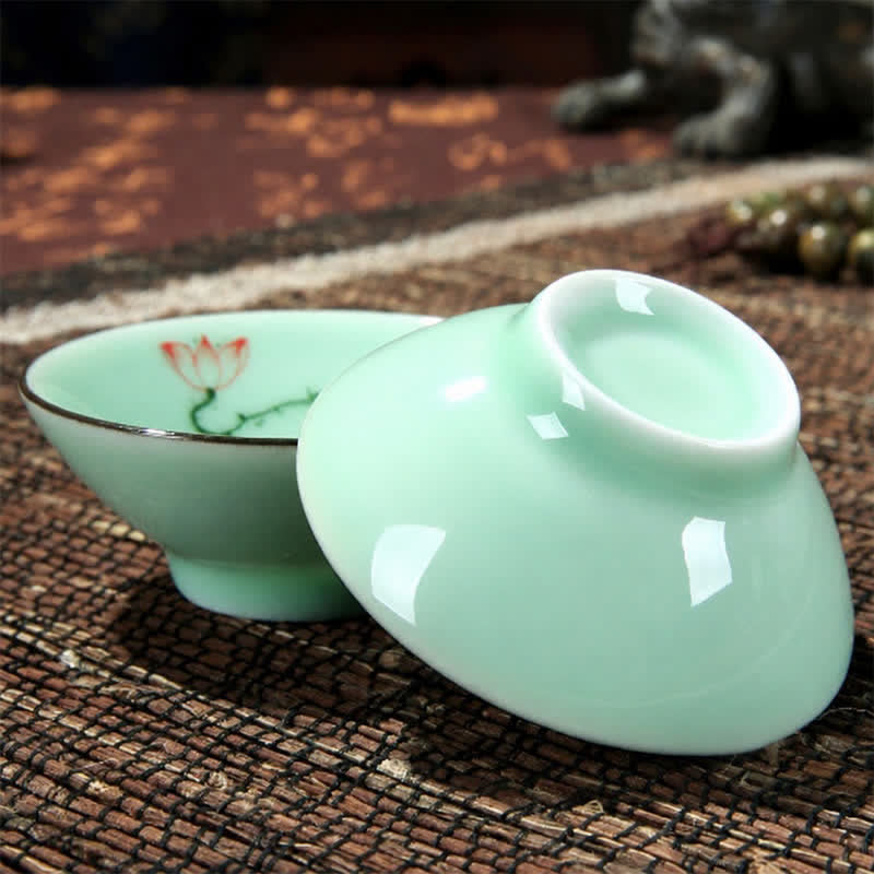 Buddha Stones Handbemalte Celadon-Keramik-Teetasse mit Lotus-Koi-Motiv (Douli) - image 2