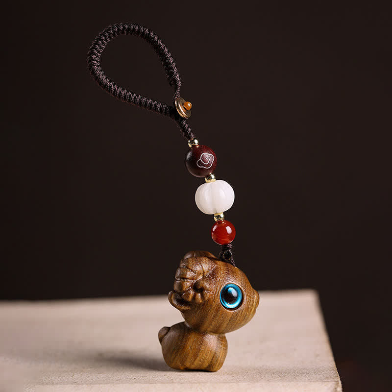 Buddha Stones Jahr des Schafes, Grünes Sandelholz, Rotes Sandelholz, Sternzeichen Schaf, Gelassenheit, Handgeschnitzte geflochtene Schlüsselanhänger - image 1