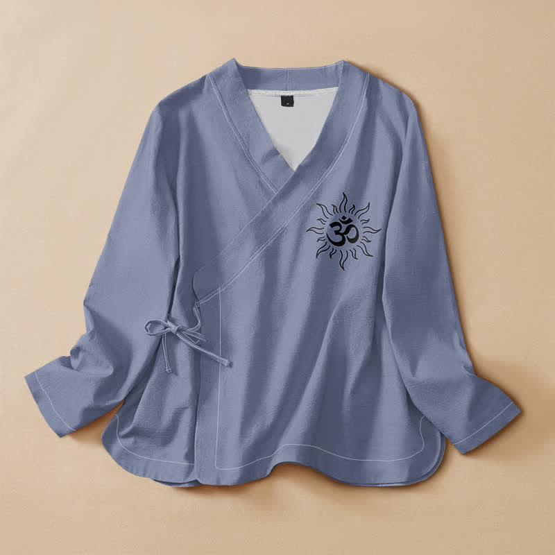 Buddha Stones Boho-Baumwoll-Wickelbluse mit Om-Symbolmuster, V-Ausschnitt und Schnürung, Kimono für Damen, langärmlig - Mittelschieferblau - US16, UK/AU20, EU48 (3XL) - image 0