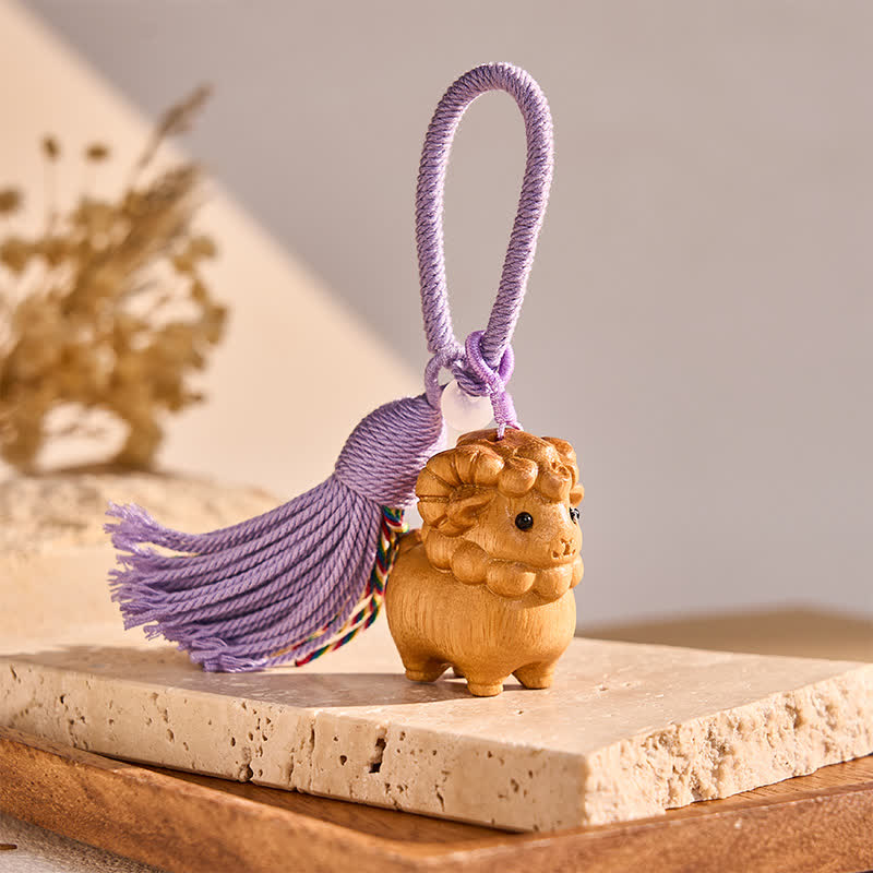 Buddha Stones Jahr des Schafes – Handgeschnitzte Schlüsselanhänger aus Regenbogen-Eukalyptus-Sandelholz mit chinesischem Tierkreiszeichen Ziege - Sandelholz - image 0