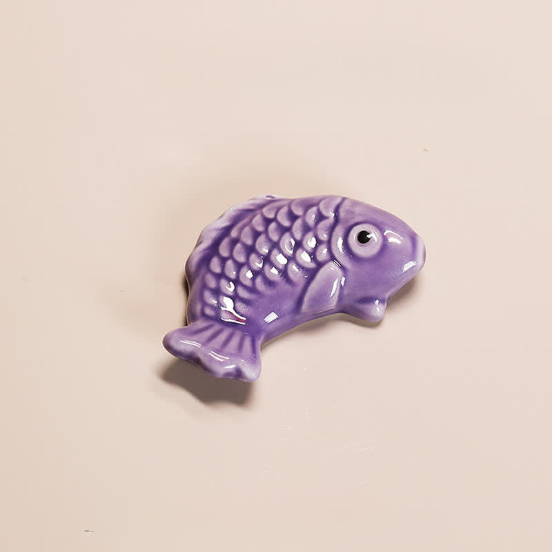 Buddha Stones Handbemalter Keramik-Essstäbchenhalter in Form eines Mini-Koi-Fisches - Lila, ca. 5,0 × 3,5 × 1,0 cm - Keramik - image 4