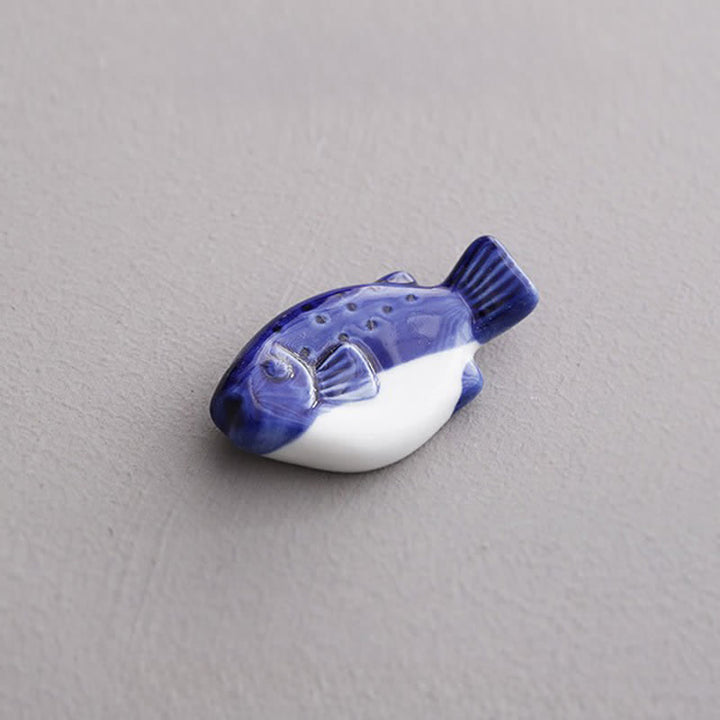 Buddha Stones Blauer und weißer grüner Keramik-Essstäbchenhalter in Fischform - Pompano, ca. 6,0 × 3,2 × 1,6 cm - Keramik - image 7